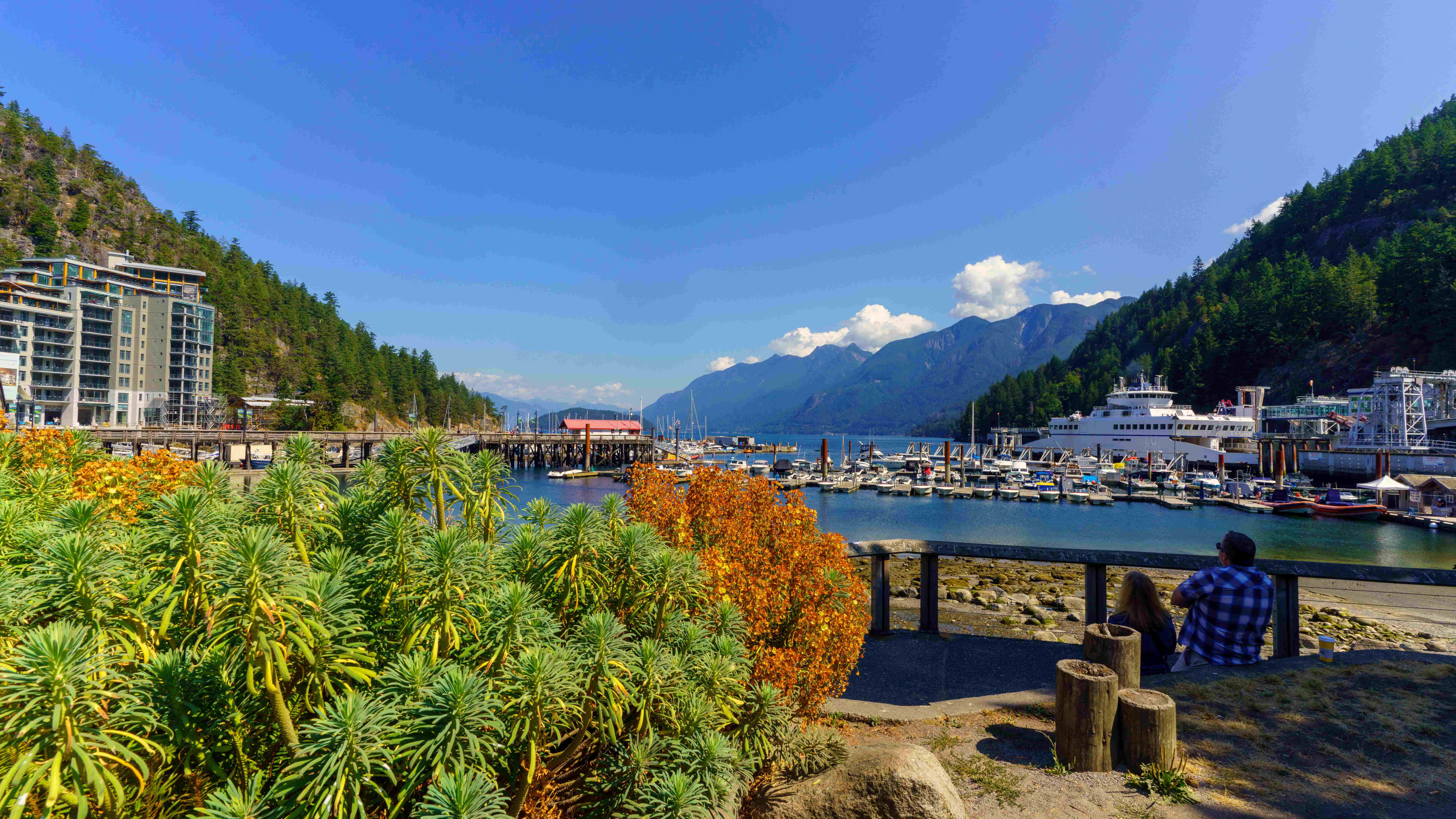 Scenic view of the marina and mountains at Horseshoe Bay