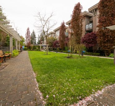 Sun soaked garden and courtyard area of the Earl Haig Retirement Residence